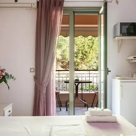 Guest house Nontas 24 Kalamitsi (Lefkada)