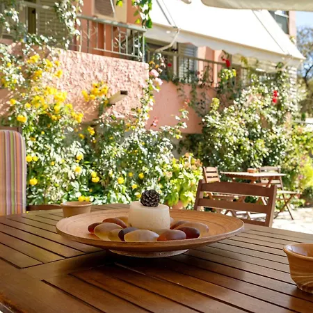 Nontas 24 Pensiune Kalamítsi